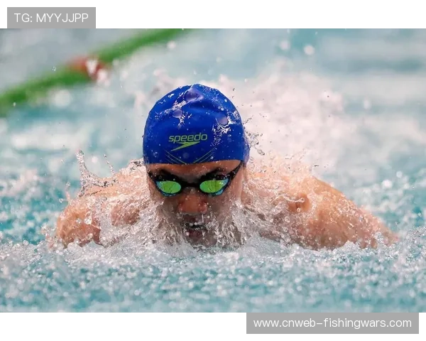少年游泳选手首次参赛水立方，50米蝶泳成绩提升4秒建立自信。